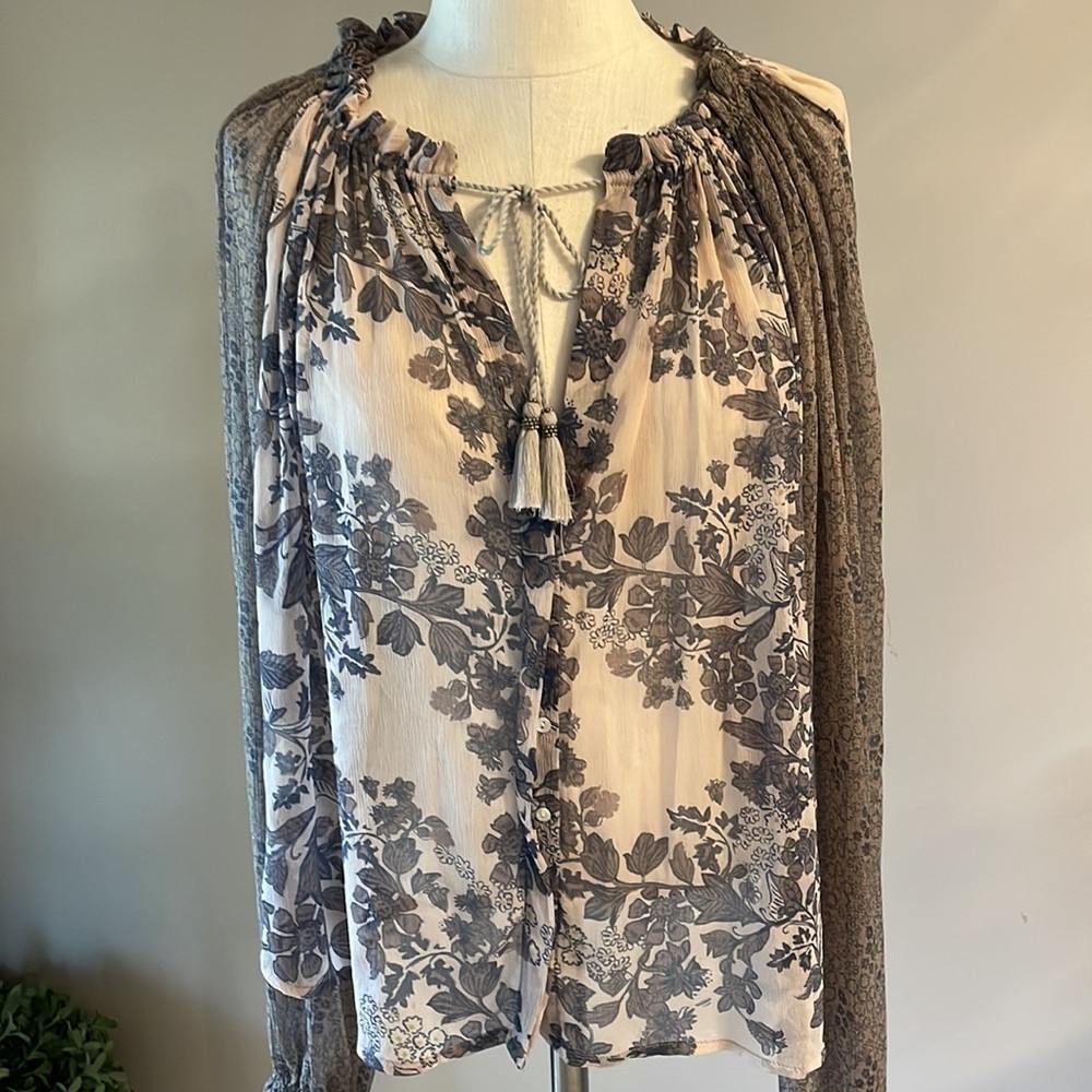 Free People Oversized boho style floral semi sheer blouse. Neutral colors XS